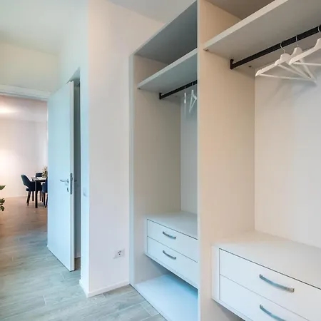 Apartment Cozy In With Kitchen *