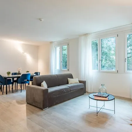 Apartment Cozy In With Kitchen